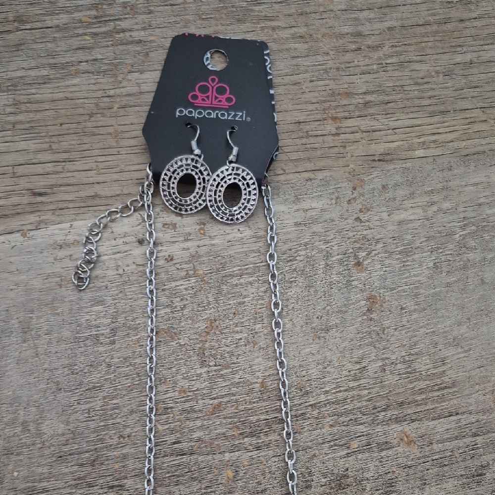 Paparazzi Silver Dangle Earrings Elegant Jewelry